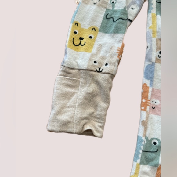 Little sleepies 6-12 months check mate onesie - Picture 5 of 6